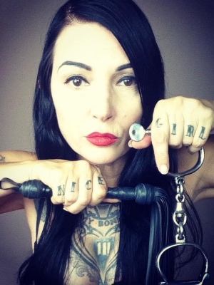 Photo of Mistress Simone Kross