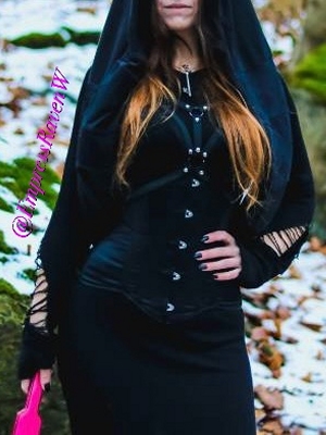 Empress Raven Wood